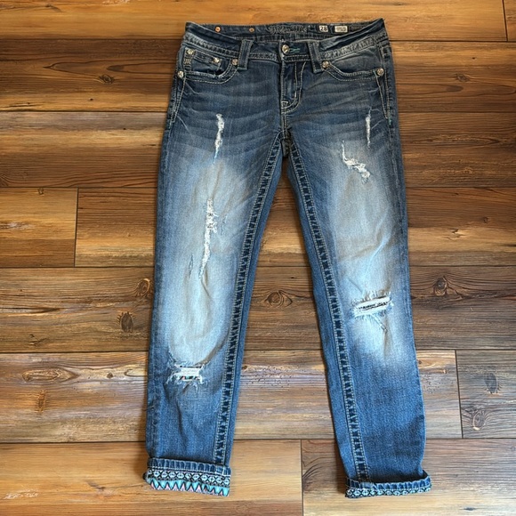 MISS ME Signature Cropped Distressed Jean Women Size 28 - Picture 8 of 12